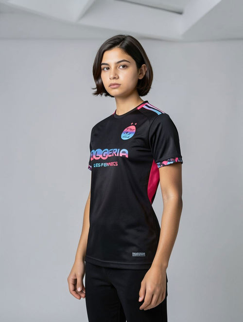 Maillot de l'Algérie noir, avec dégradé bleu et rose